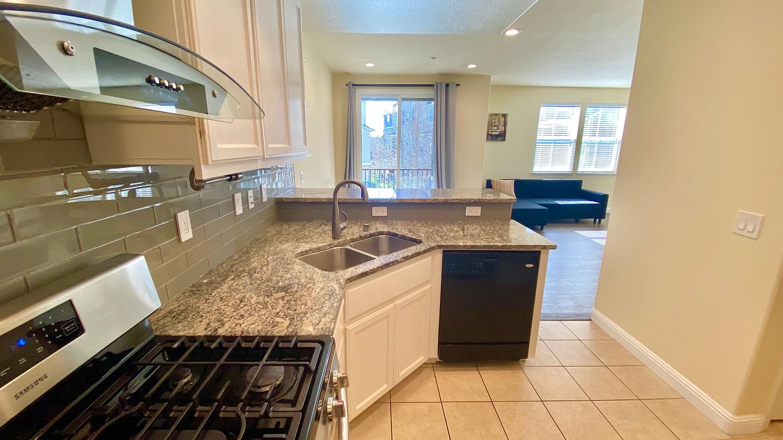 2 Bedrooms 55 Hammond St.