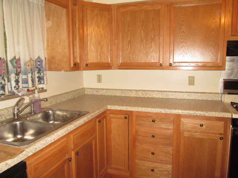 2 Bedrooms 1611 McCully Rd
